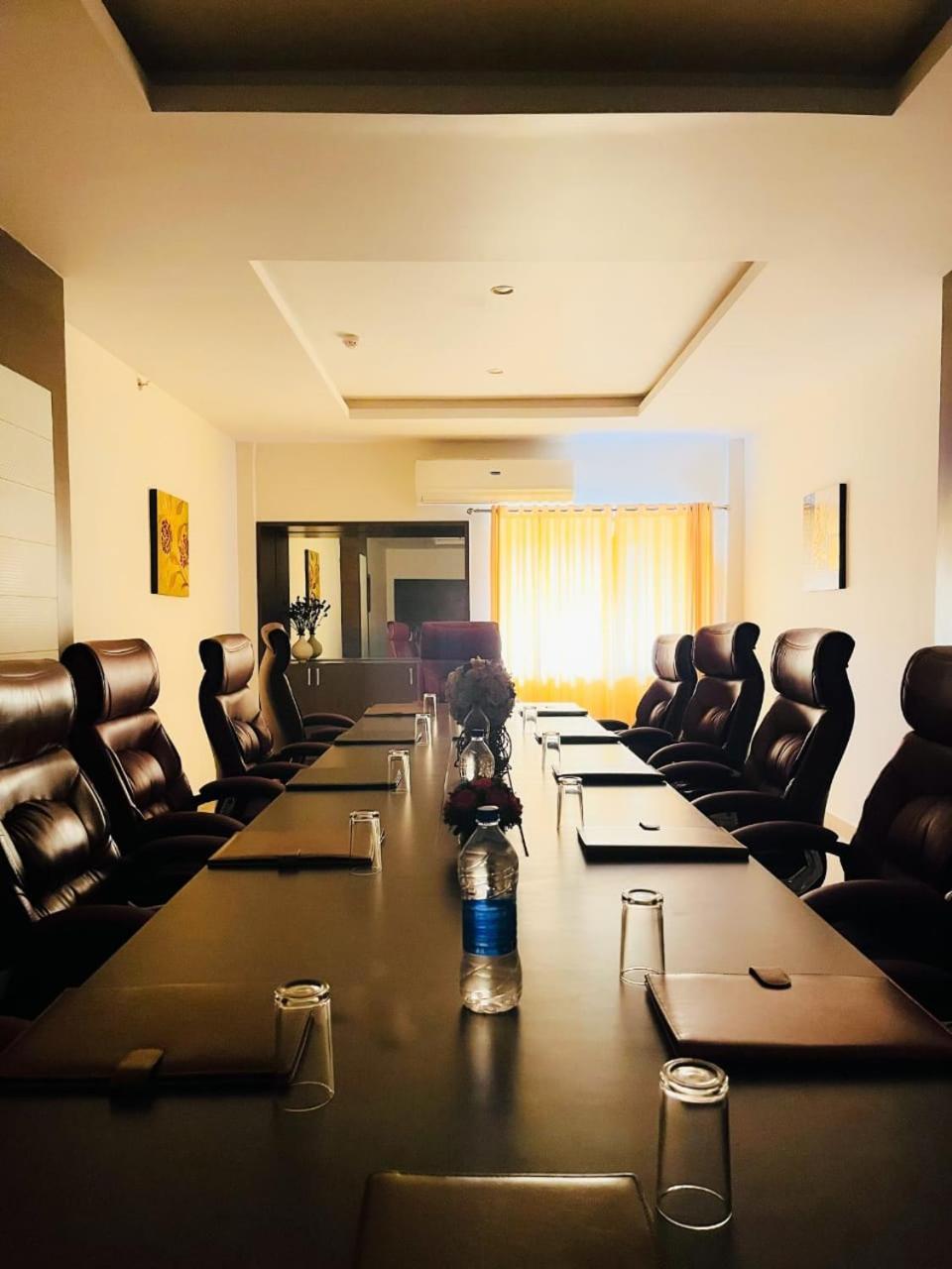 Hotel Yamuna Adur Екстериор снимка