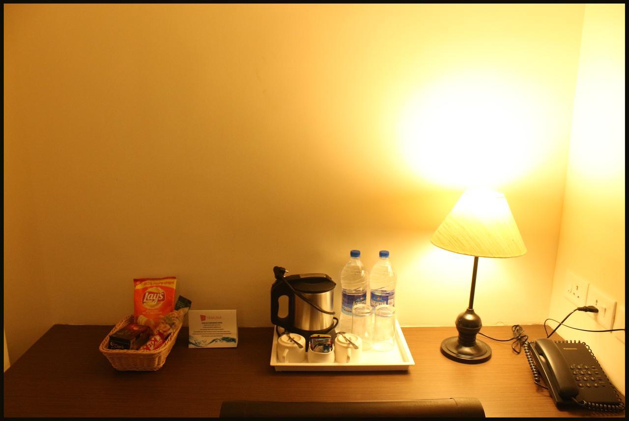 Hotel Yamuna Adur Екстериор снимка